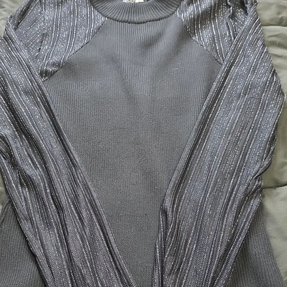 Fashion Nova Black And Metallic Gray Shimmer Long Sleeve Dress Size 2X - Picture 2 of 3